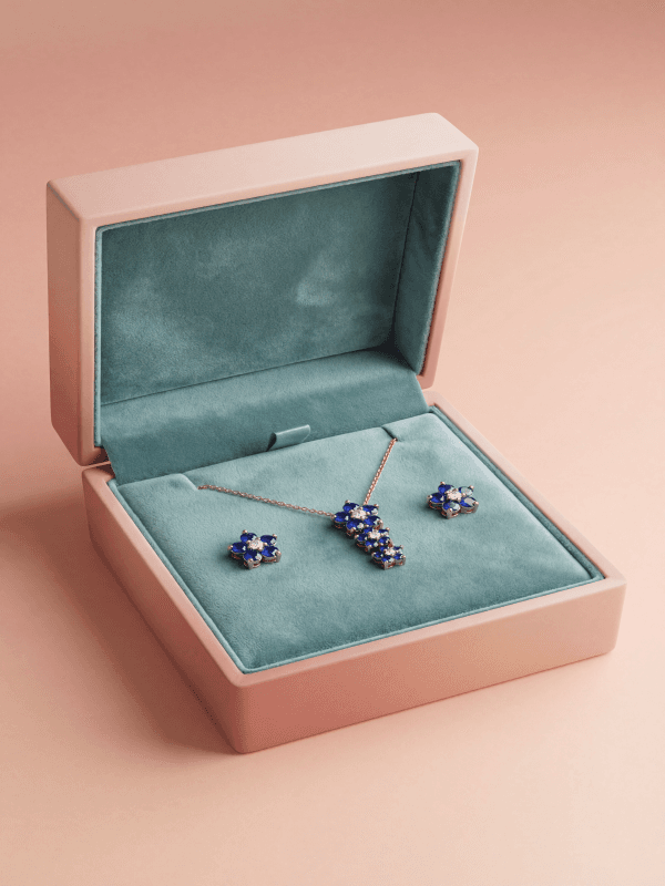 Pendant-set product shoot example